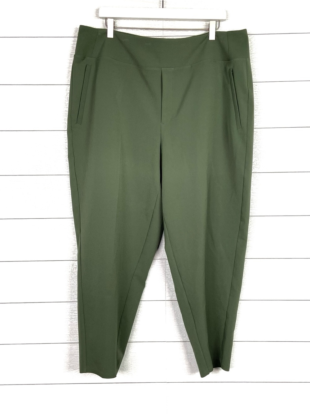 Athleta Endless High Rise Pant Olive Green Comfy Travel Athleisure 18